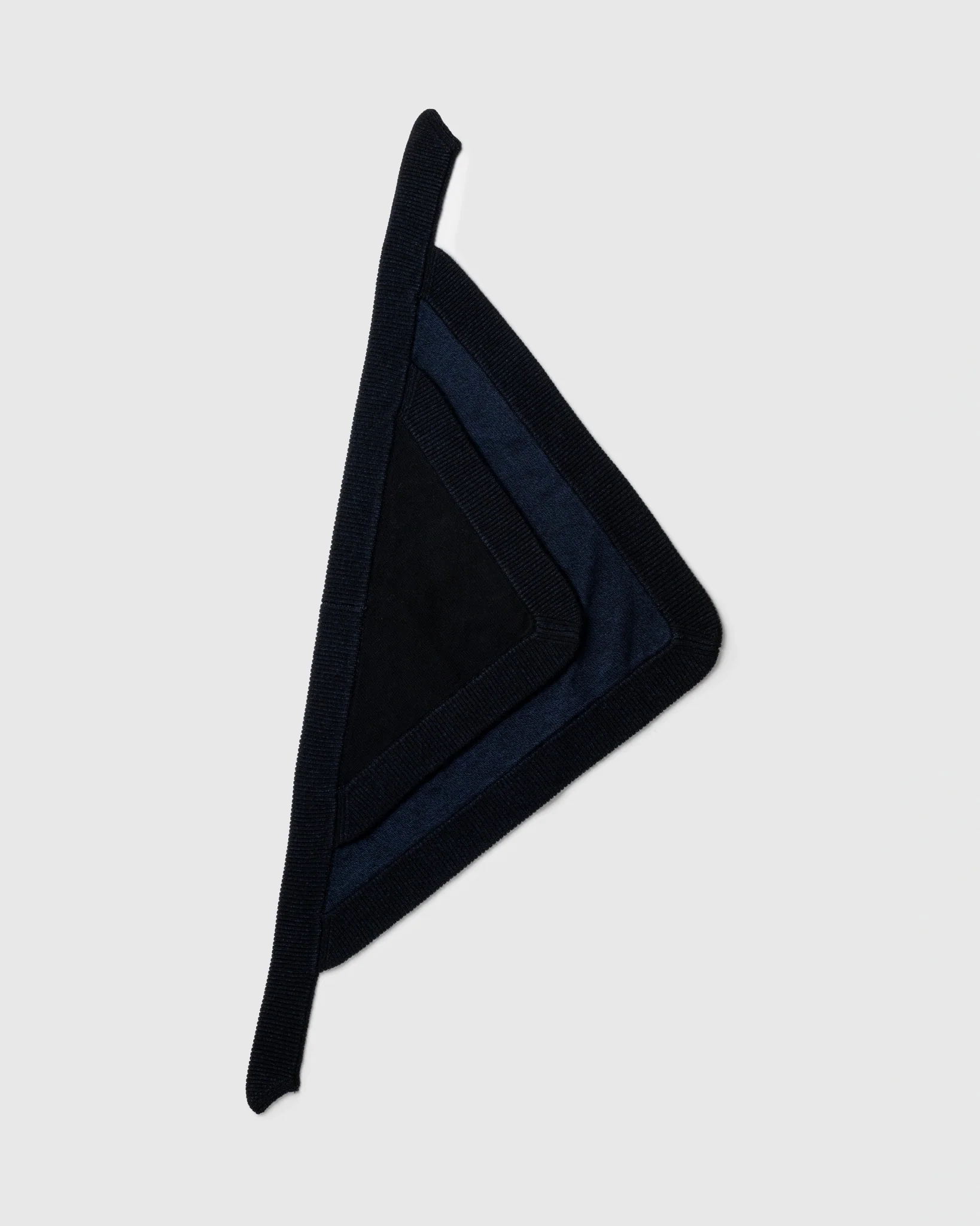 TRIANGLE SCARF - Image 4